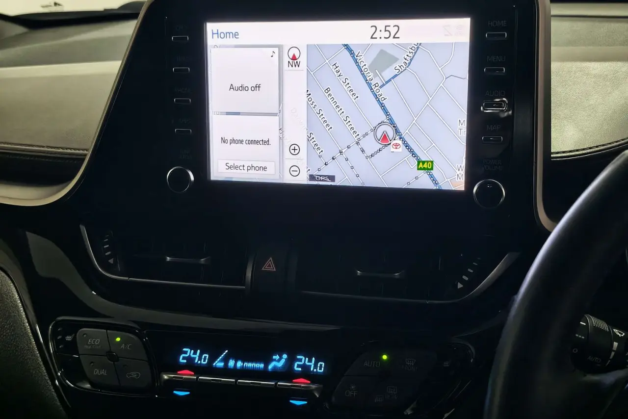 2020 Toyota C-HR Gallery Image 18