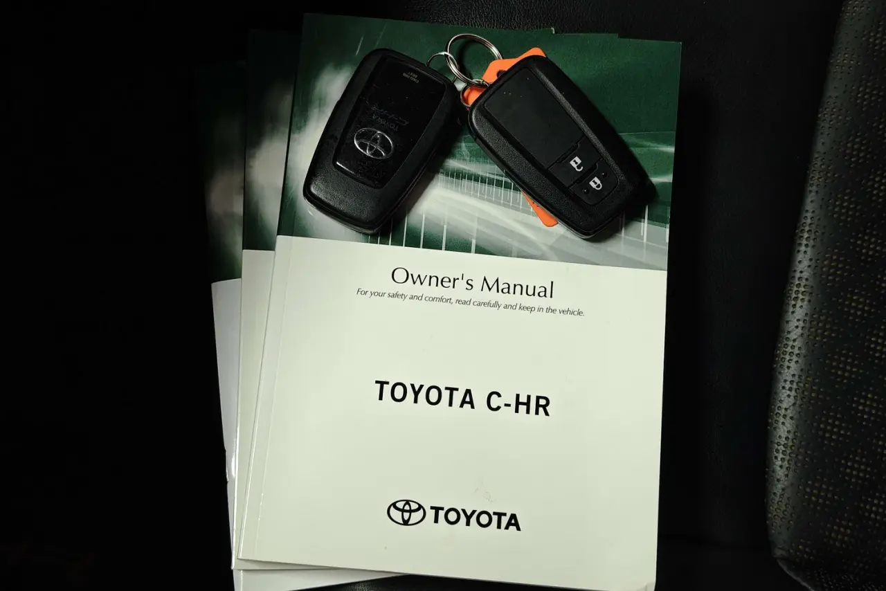 2020 Toyota C-HR Gallery Image 21