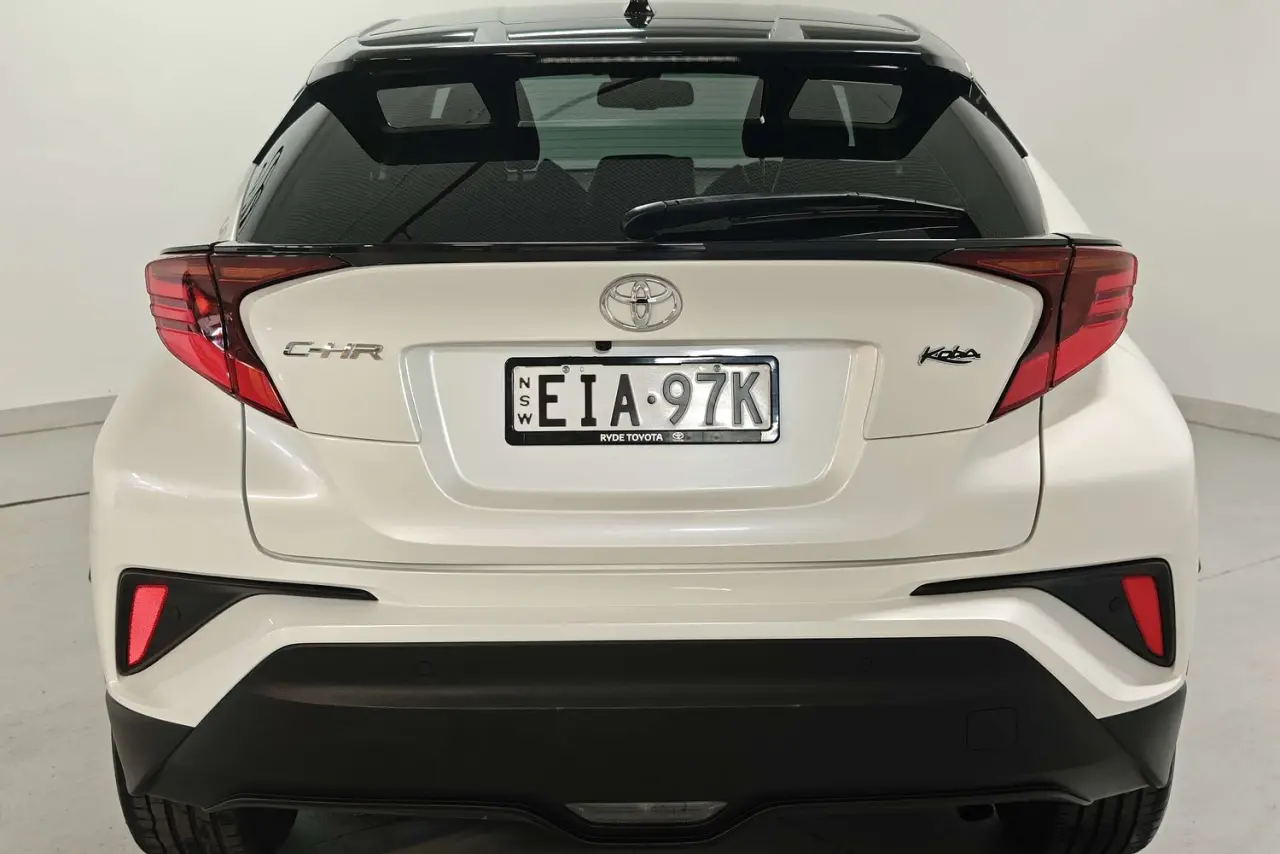 2020 Toyota C-HR Gallery Image 8