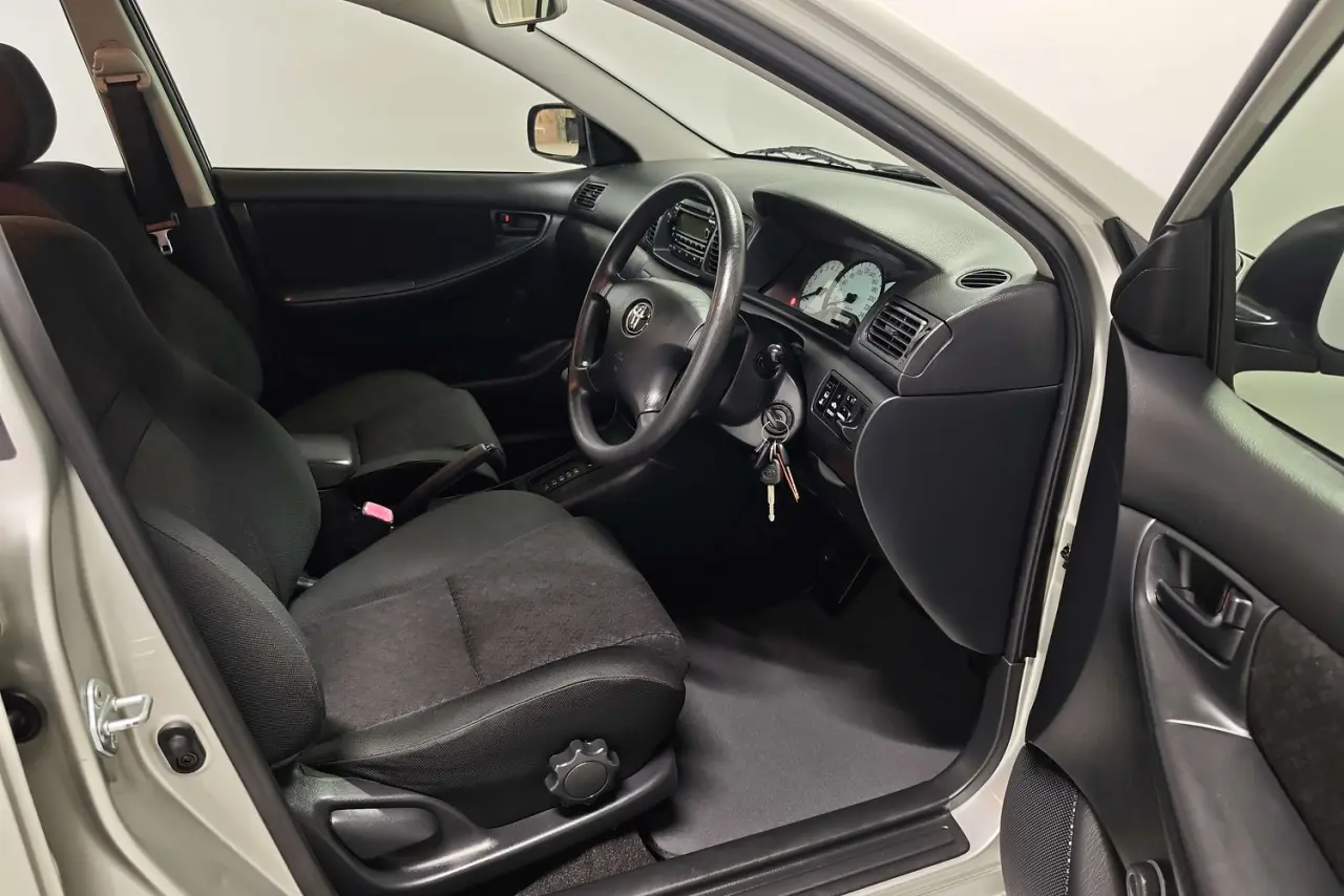 2004 Toyota Corolla Gallery Image 10