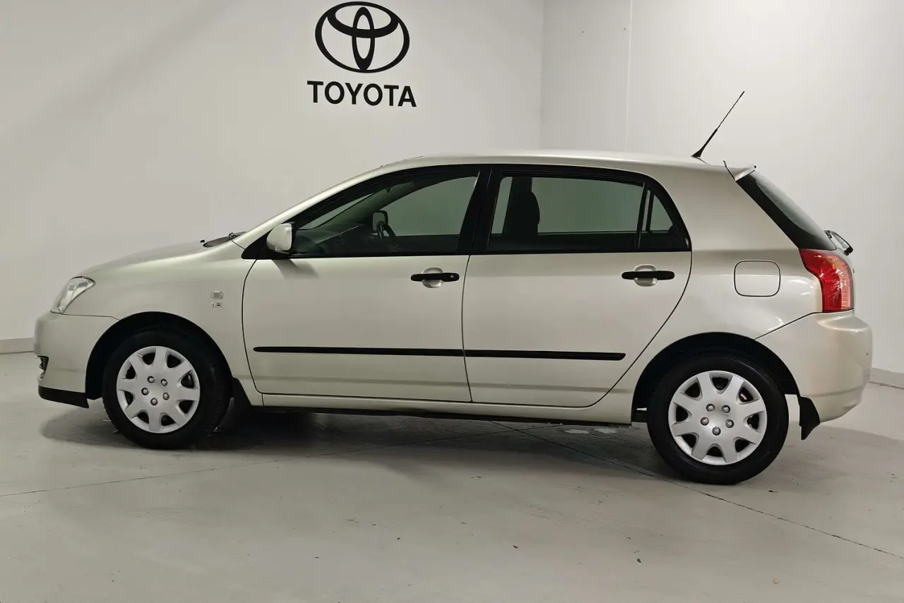 2004 Toyota Corolla Gallery Image 9