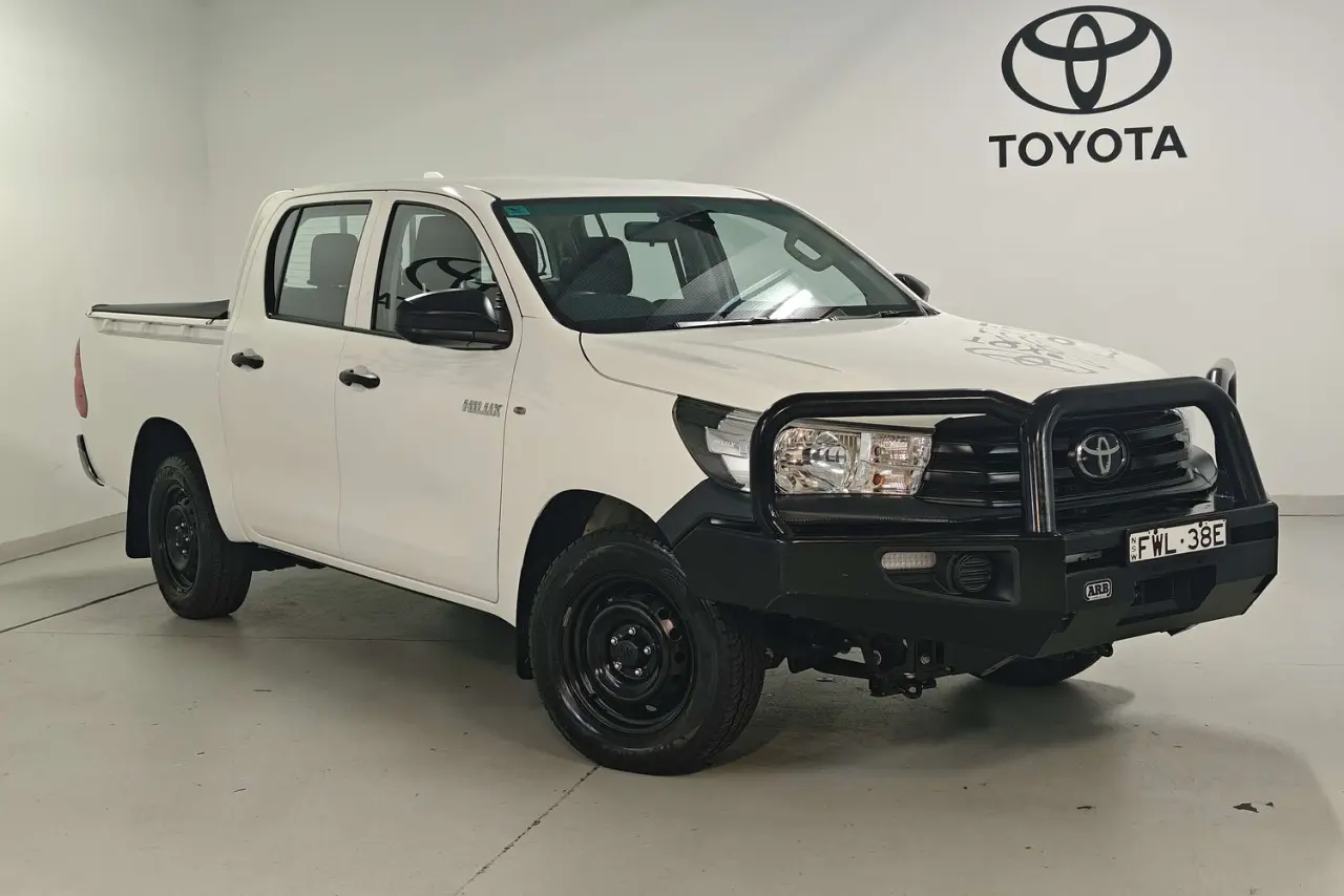 2022 Toyota Hilux Gallery Image 1