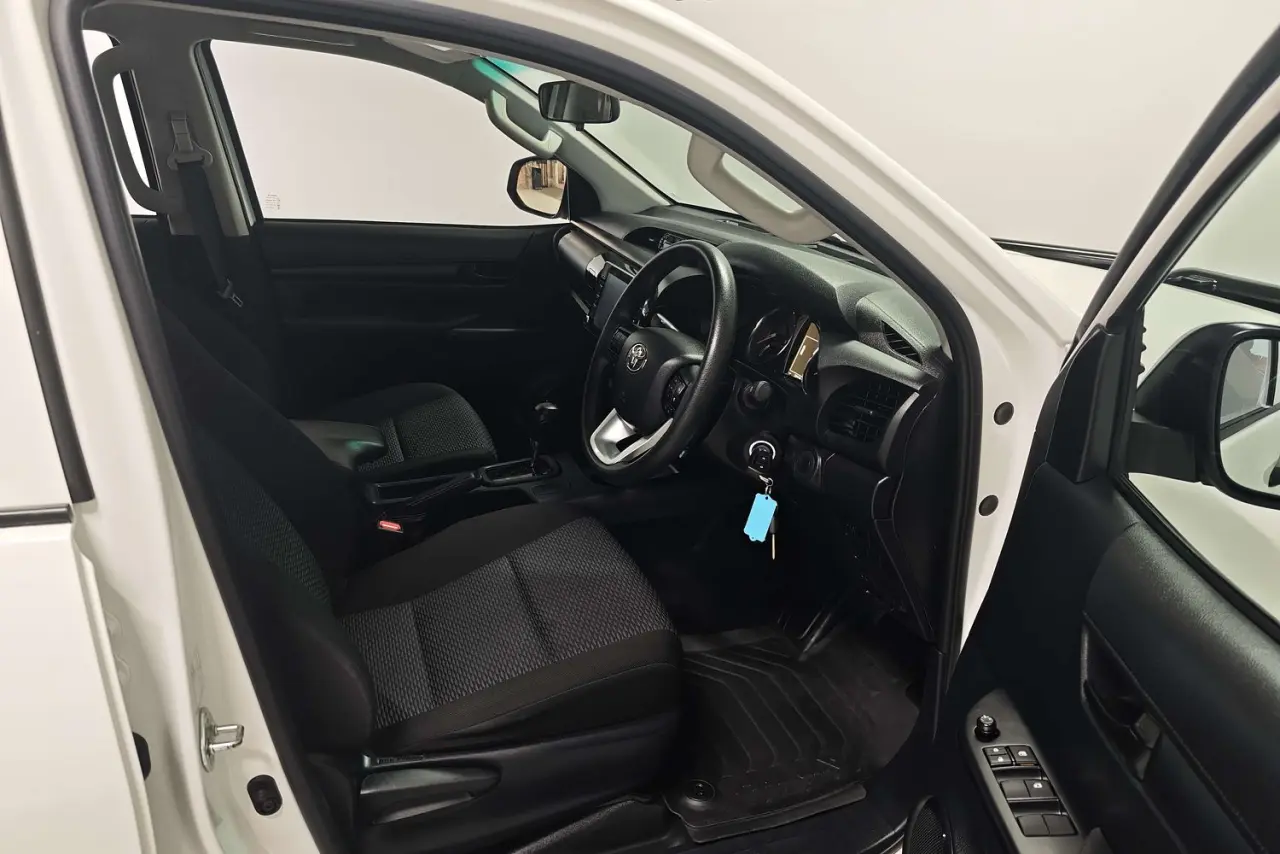 2022 Toyota Hilux Gallery Image 10