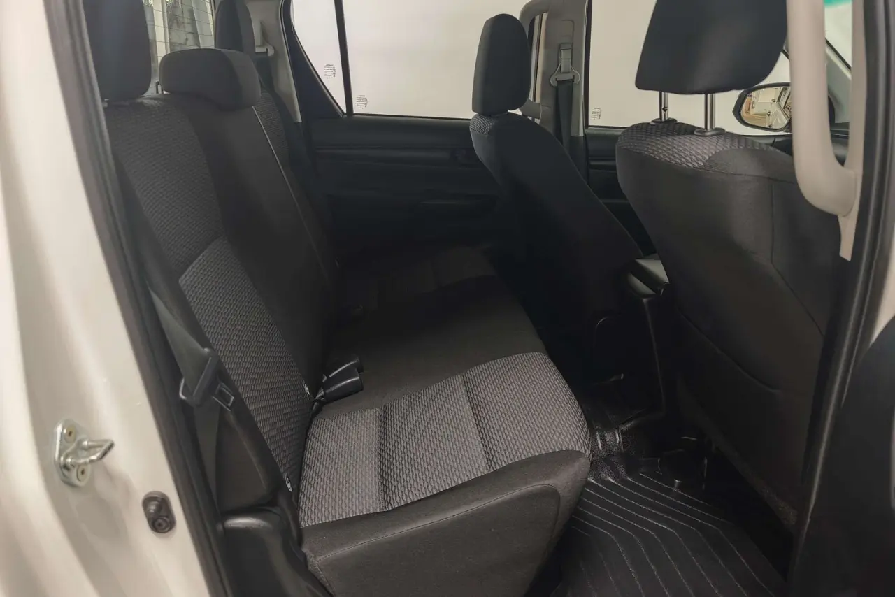 2022 Toyota Hilux Gallery Image 11