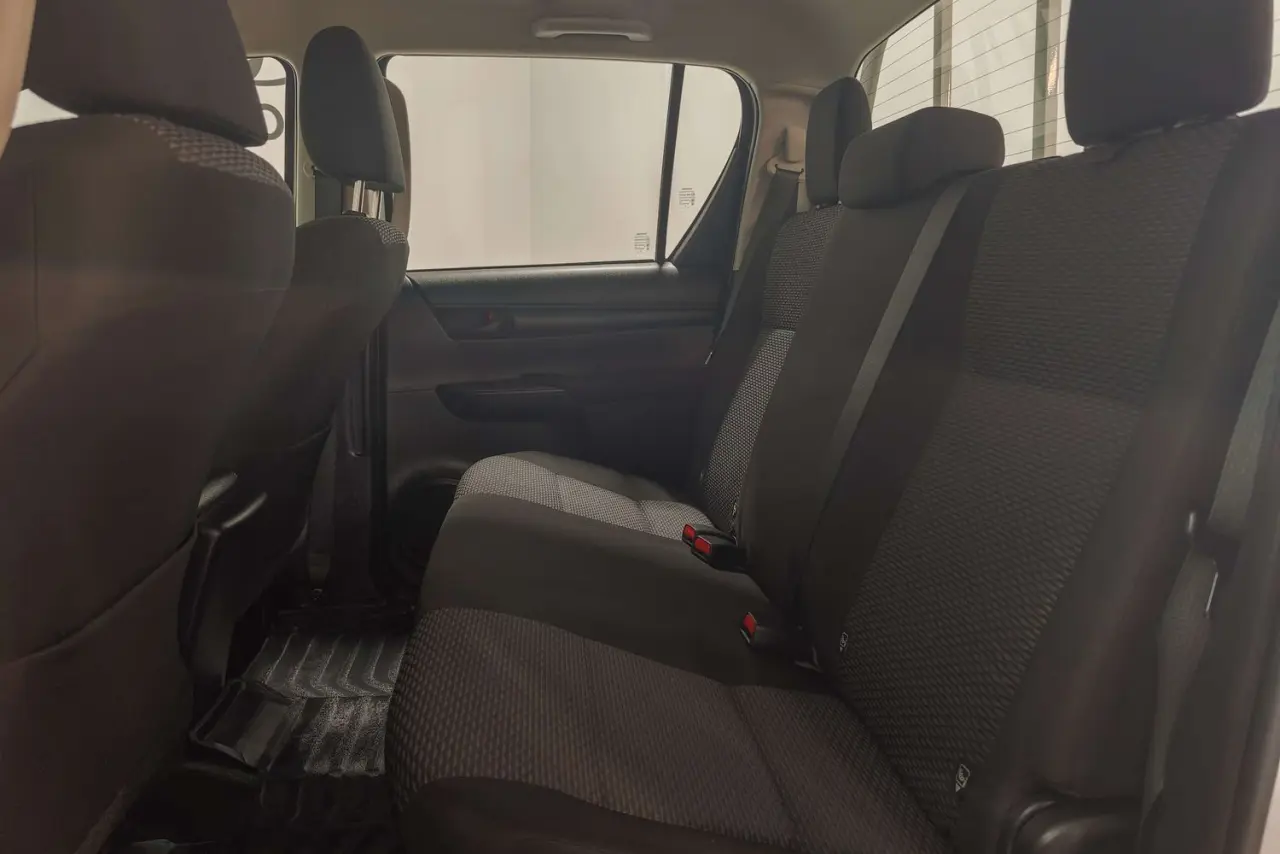 2022 Toyota Hilux Gallery Image 13