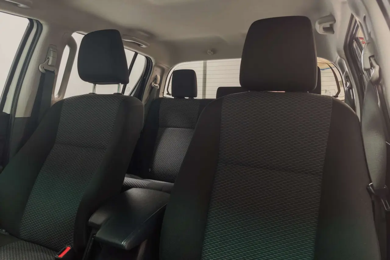 2022 Toyota Hilux Gallery Image 15