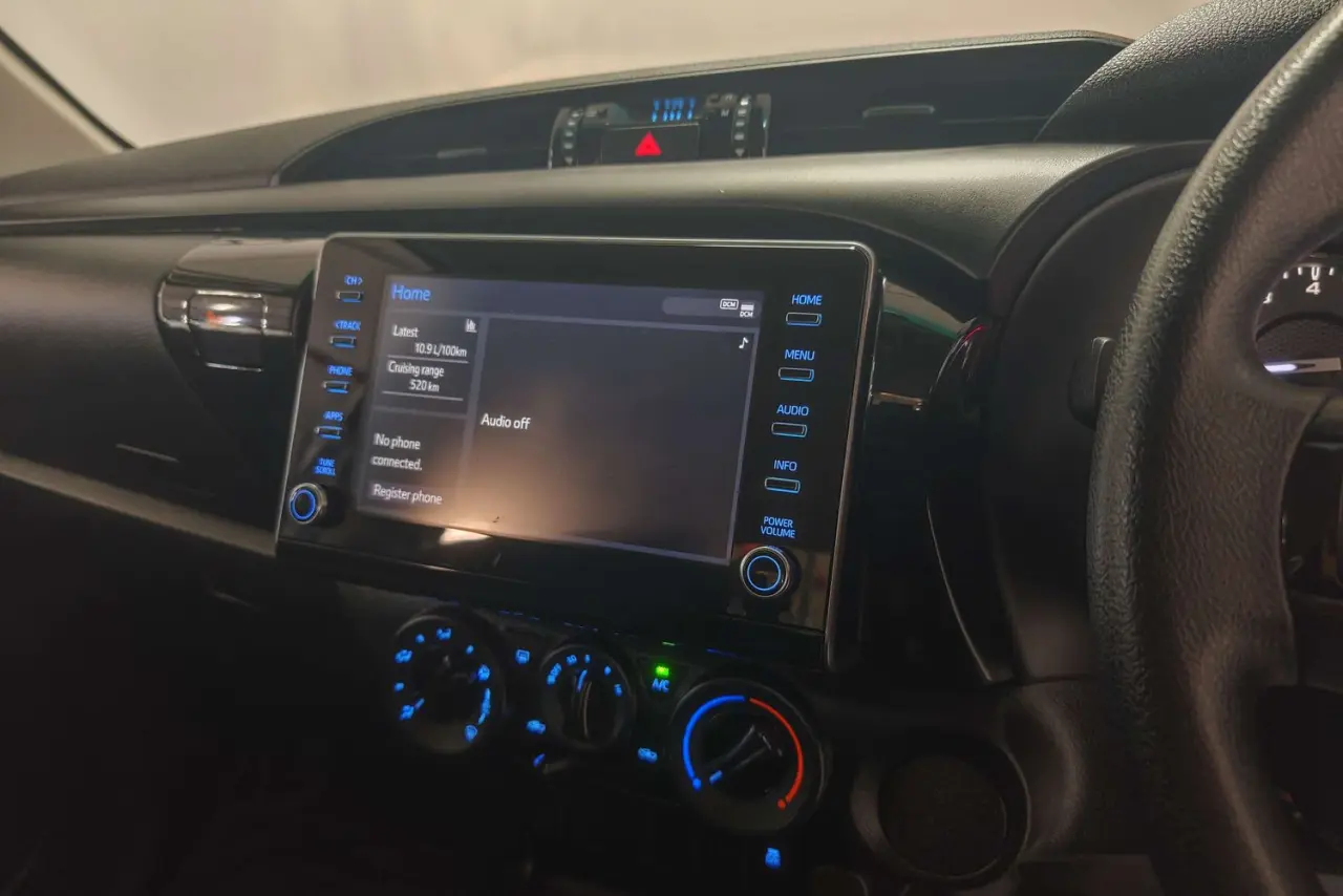 2022 Toyota Hilux Gallery Image 18