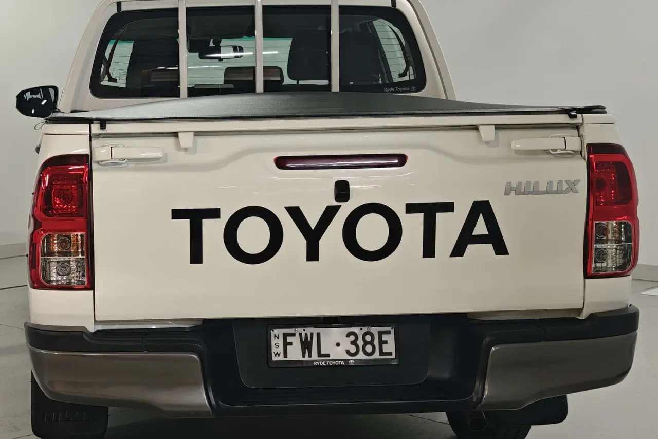 2022 Toyota Hilux Gallery Image 8
