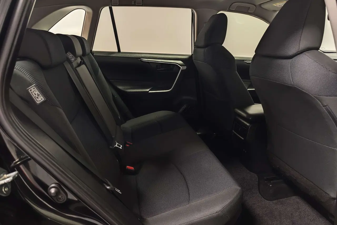 2022 Toyota RAV4 Gallery Image 11