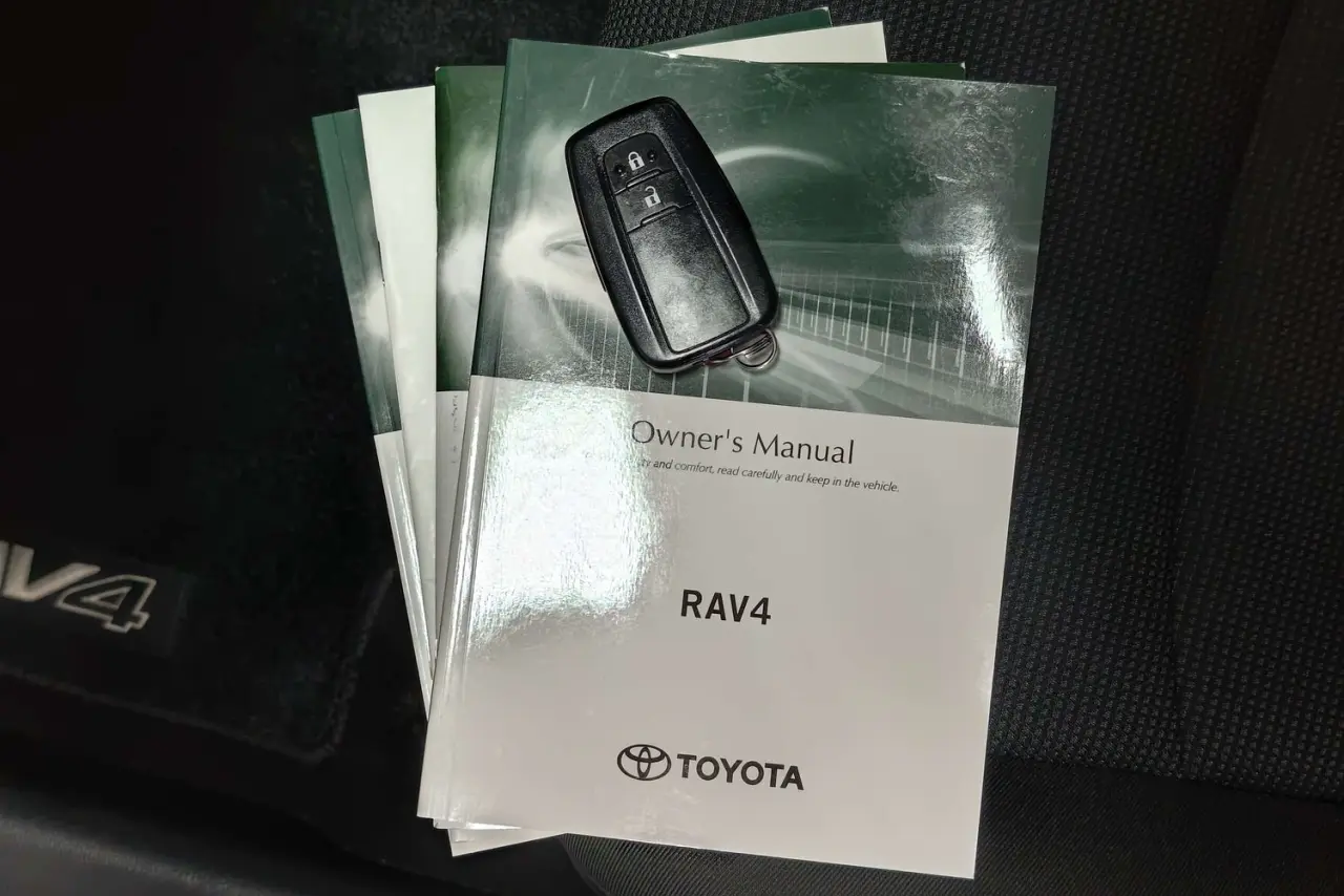 2022 Toyota RAV4 Gallery Image 21