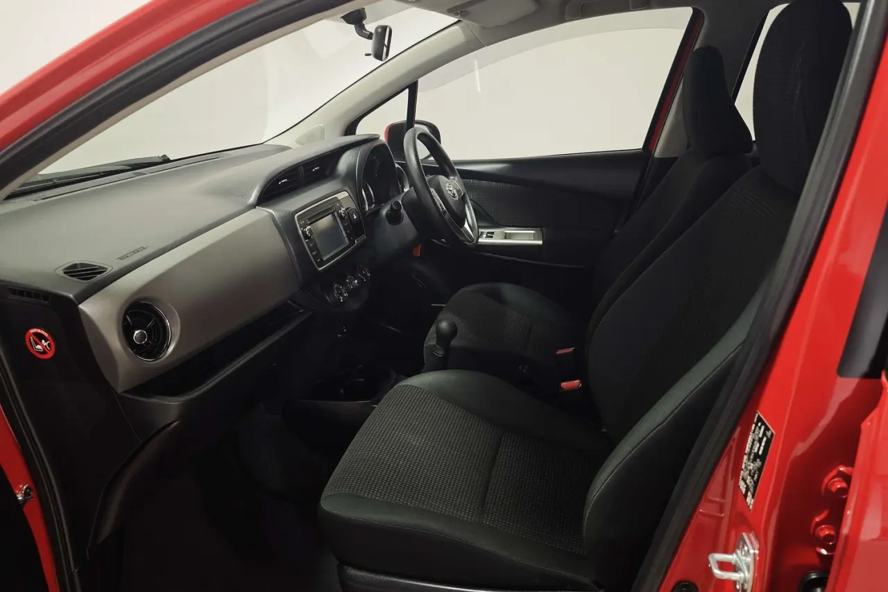 2016 Toyota Yaris Gallery Image 14