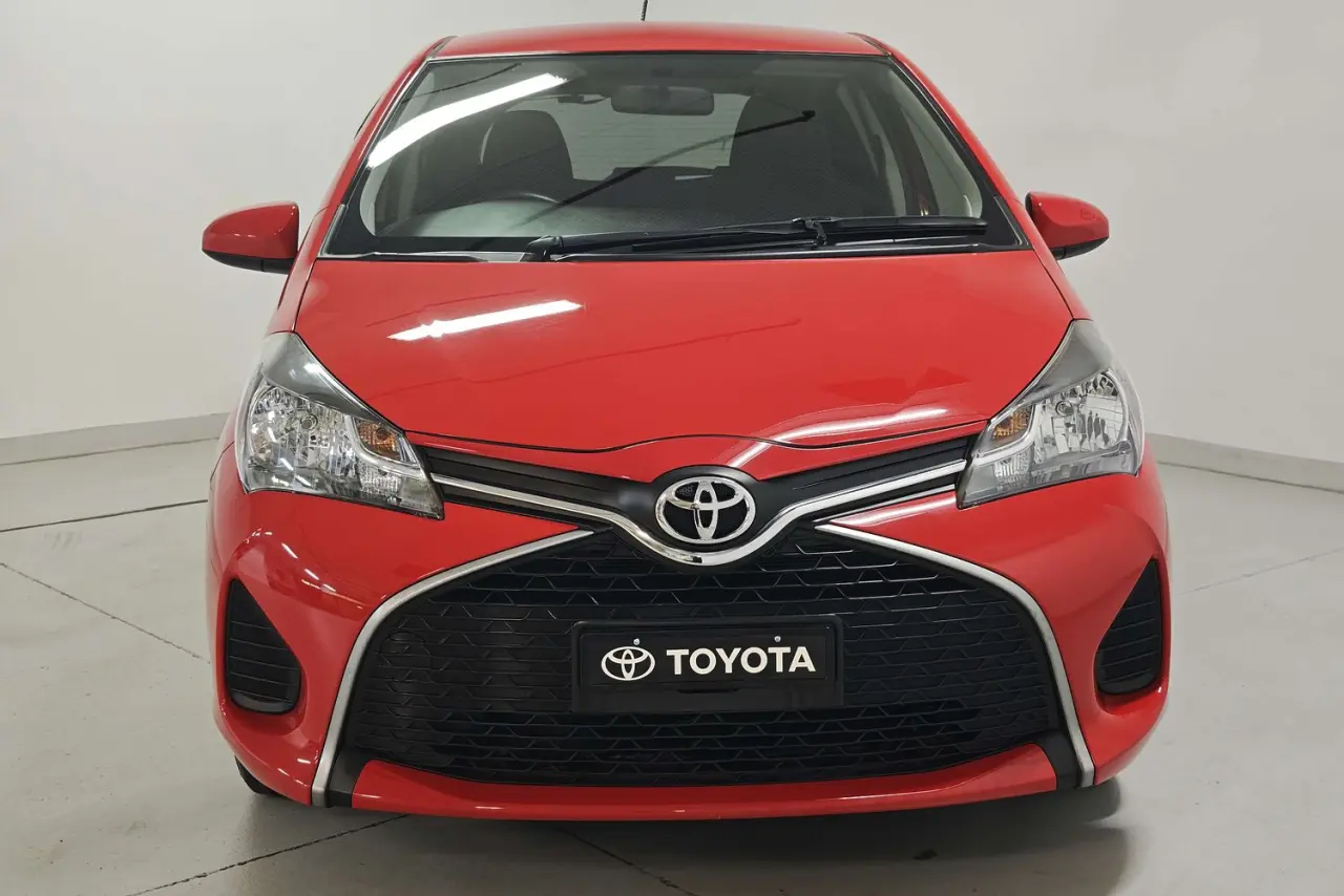 2016 Toyota Yaris Gallery Image 3