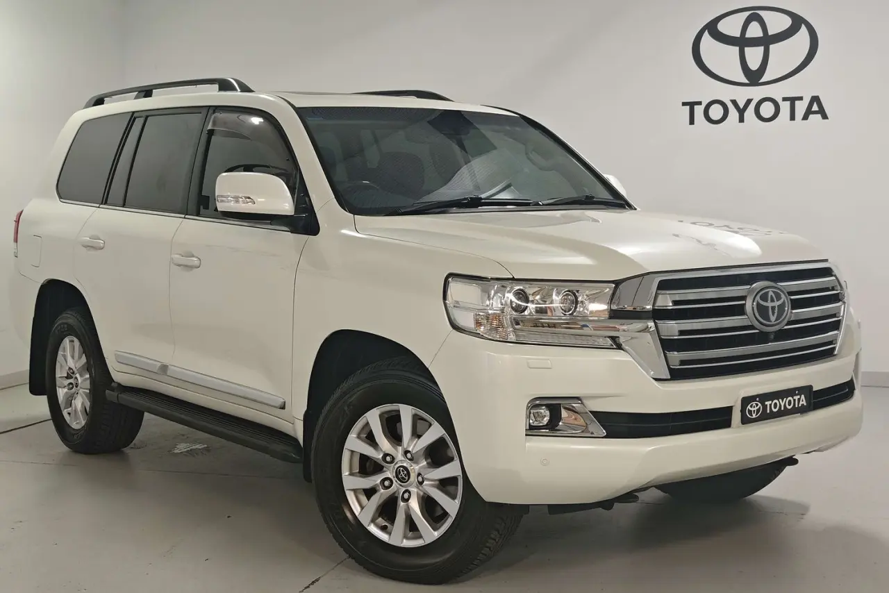 2016 Toyota Landcruiser Gallery Image 1