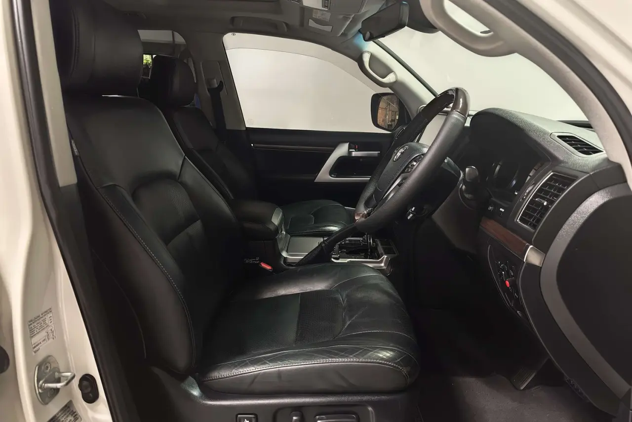 2016 Toyota Landcruiser Gallery Image 10