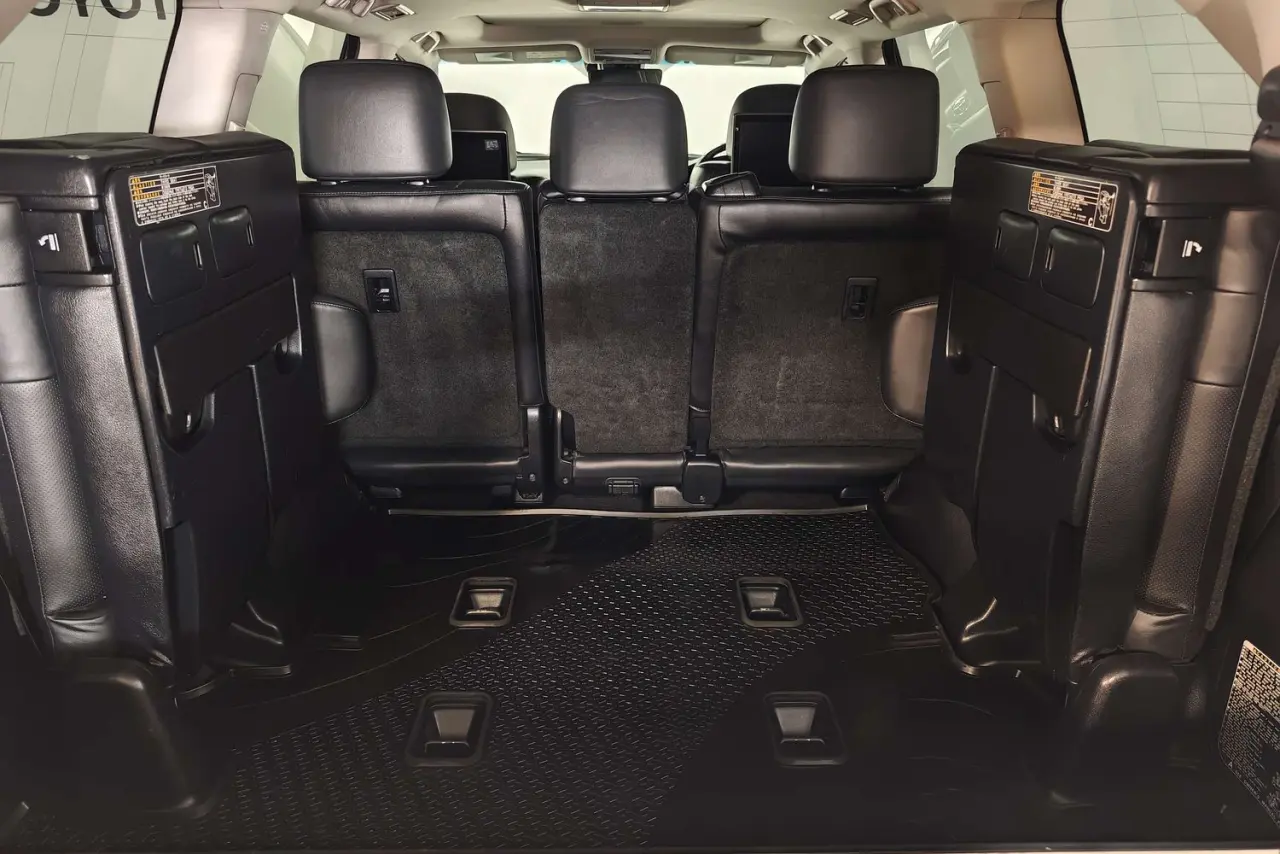 2016 Toyota Landcruiser Gallery Image 12