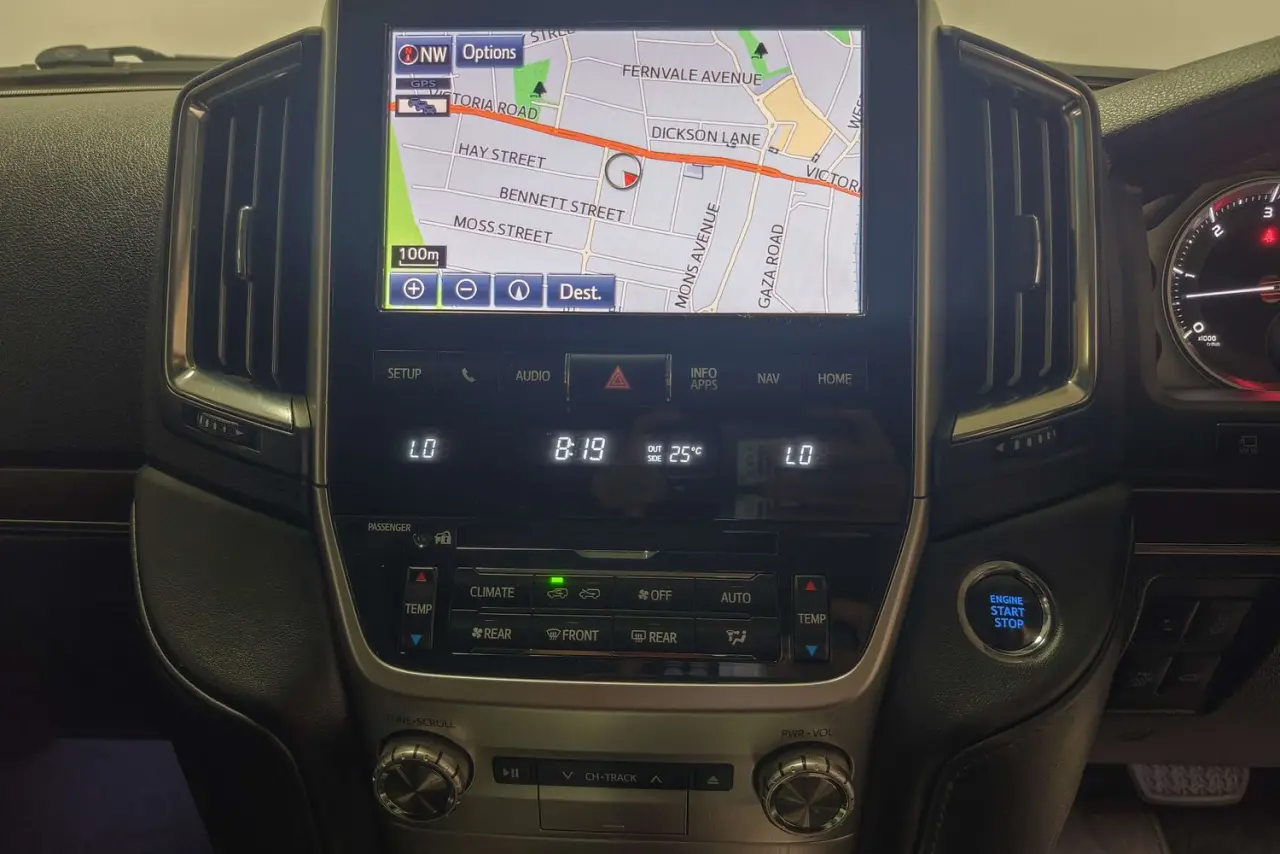 2016 Toyota Landcruiser Gallery Image 18