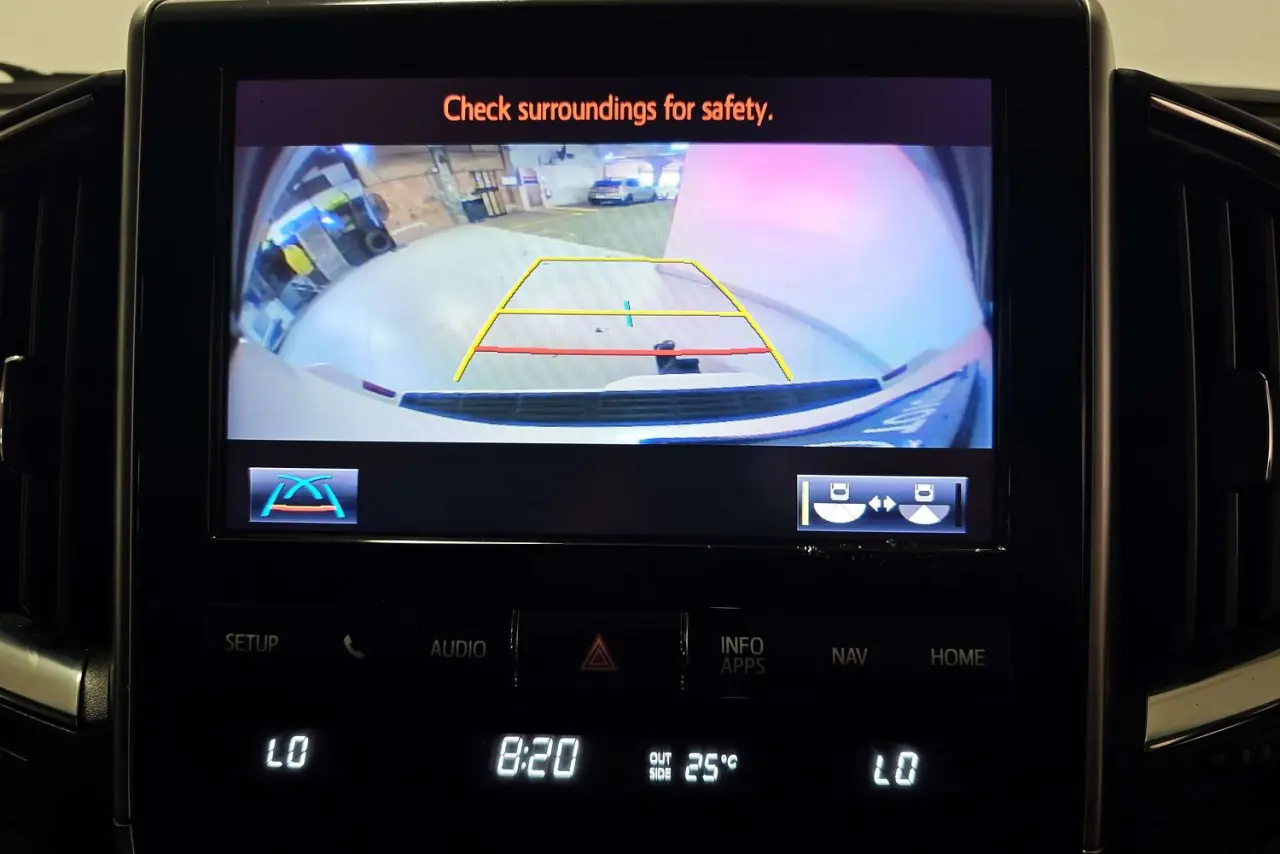 2016 Toyota Landcruiser Gallery Image 20