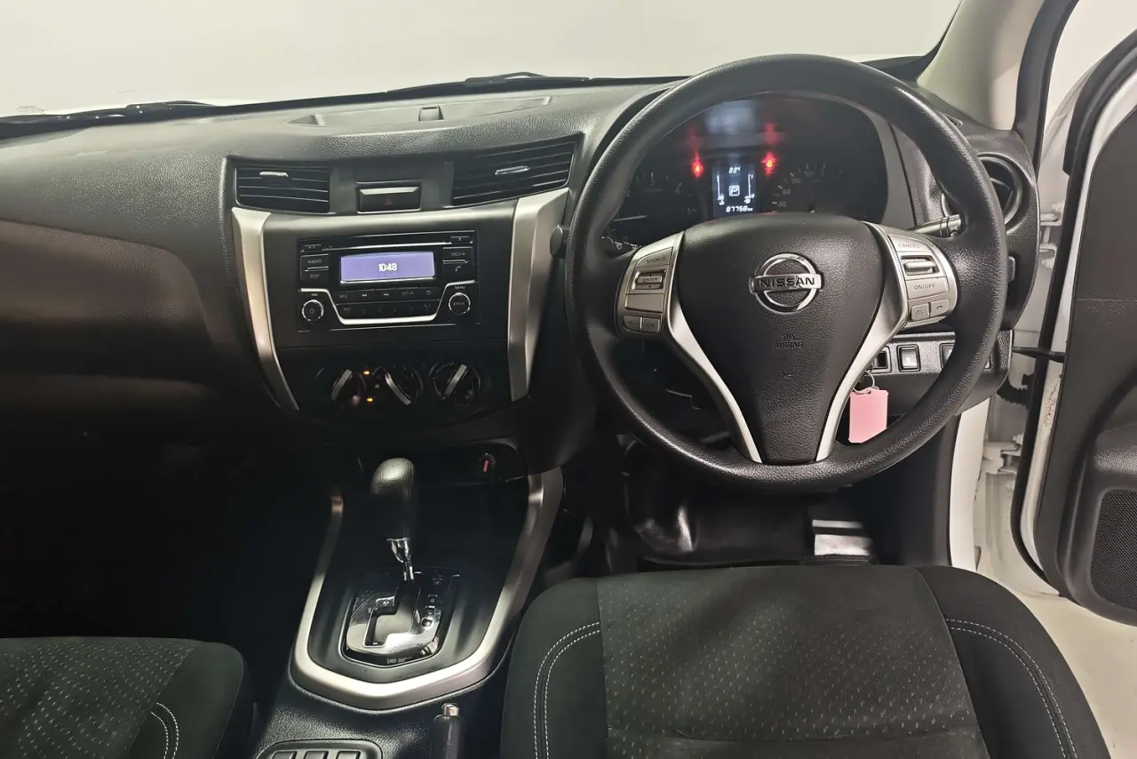 2020 Nissan Navara Gallery Image 16