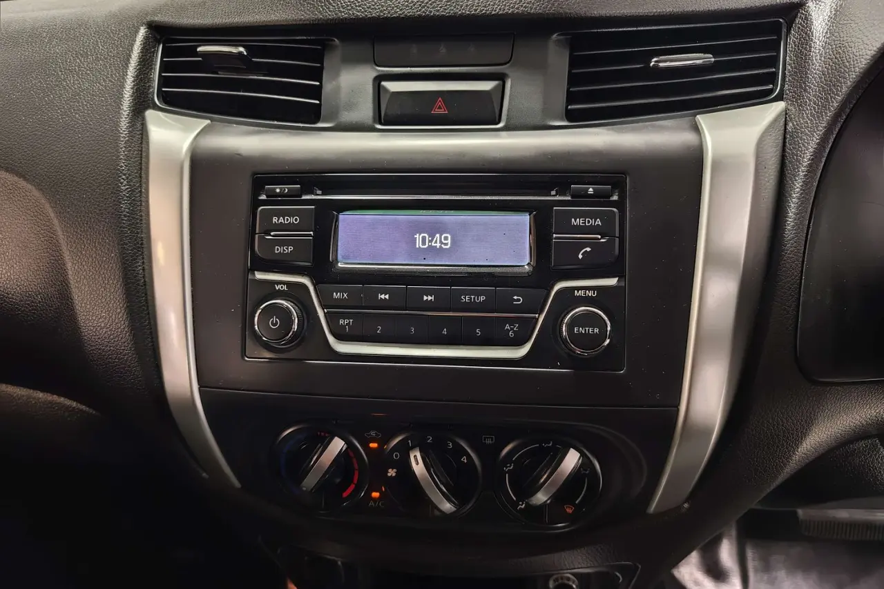 2020 Nissan Navara Gallery Image 18