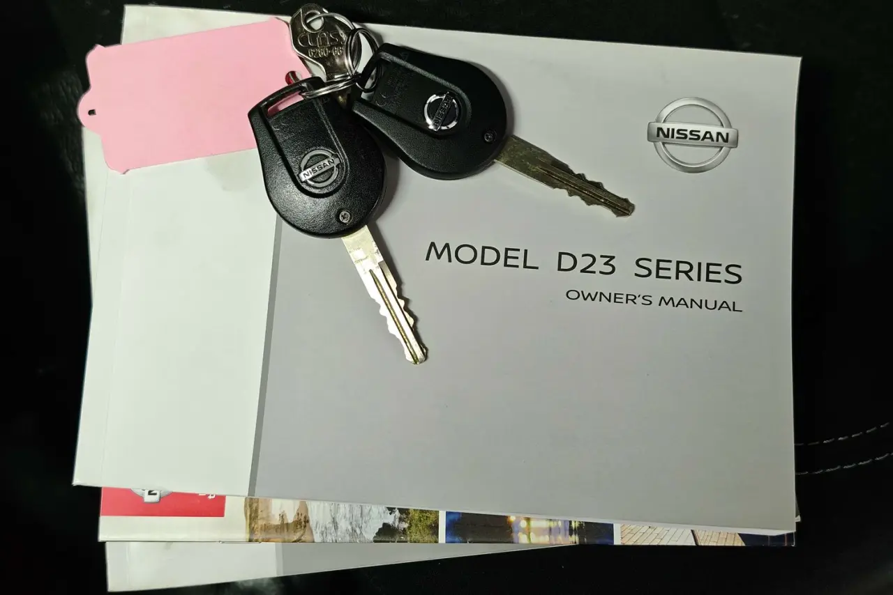 2020 Nissan Navara Gallery Image 21