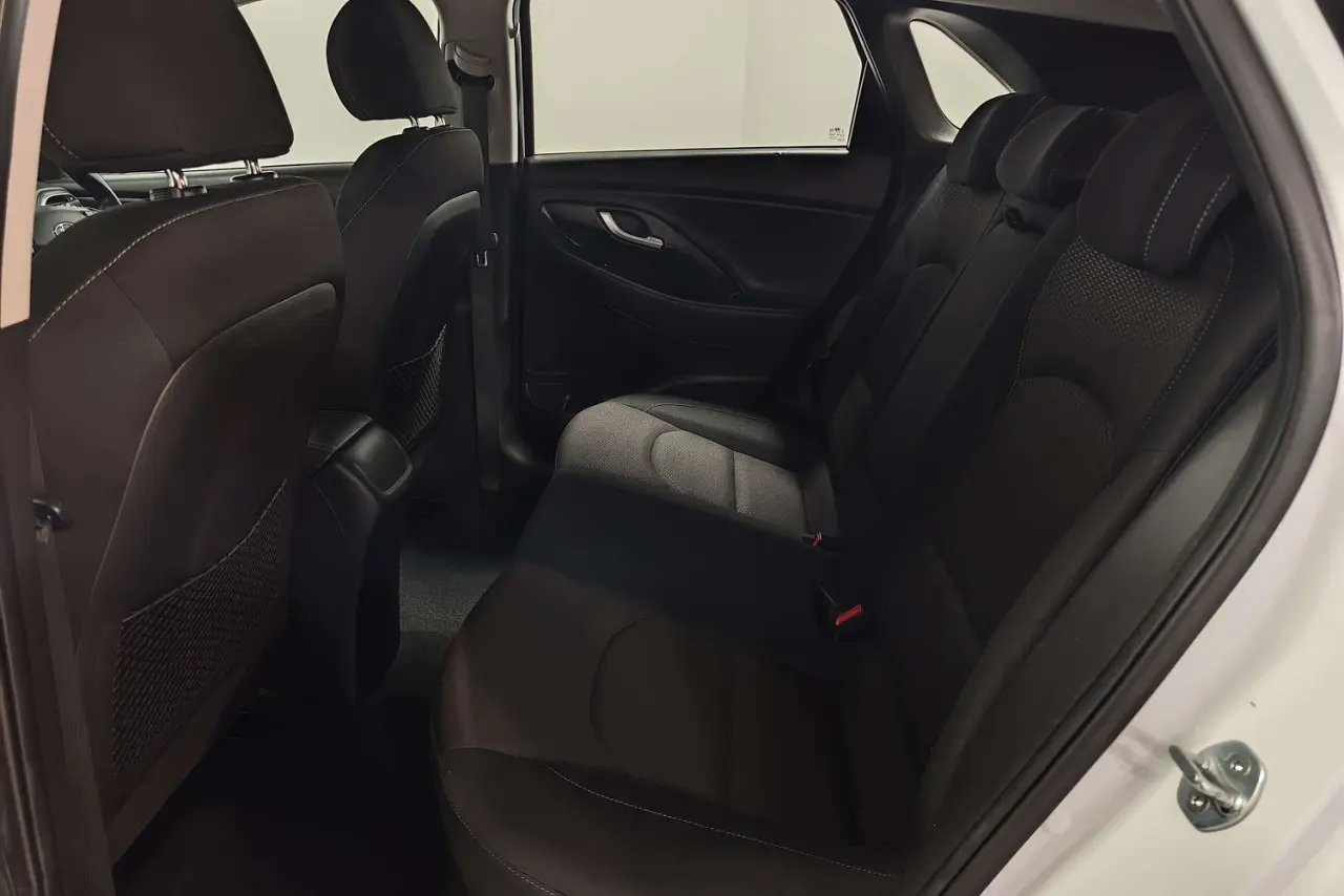 2020 Hyundai i30 Gallery Image 13