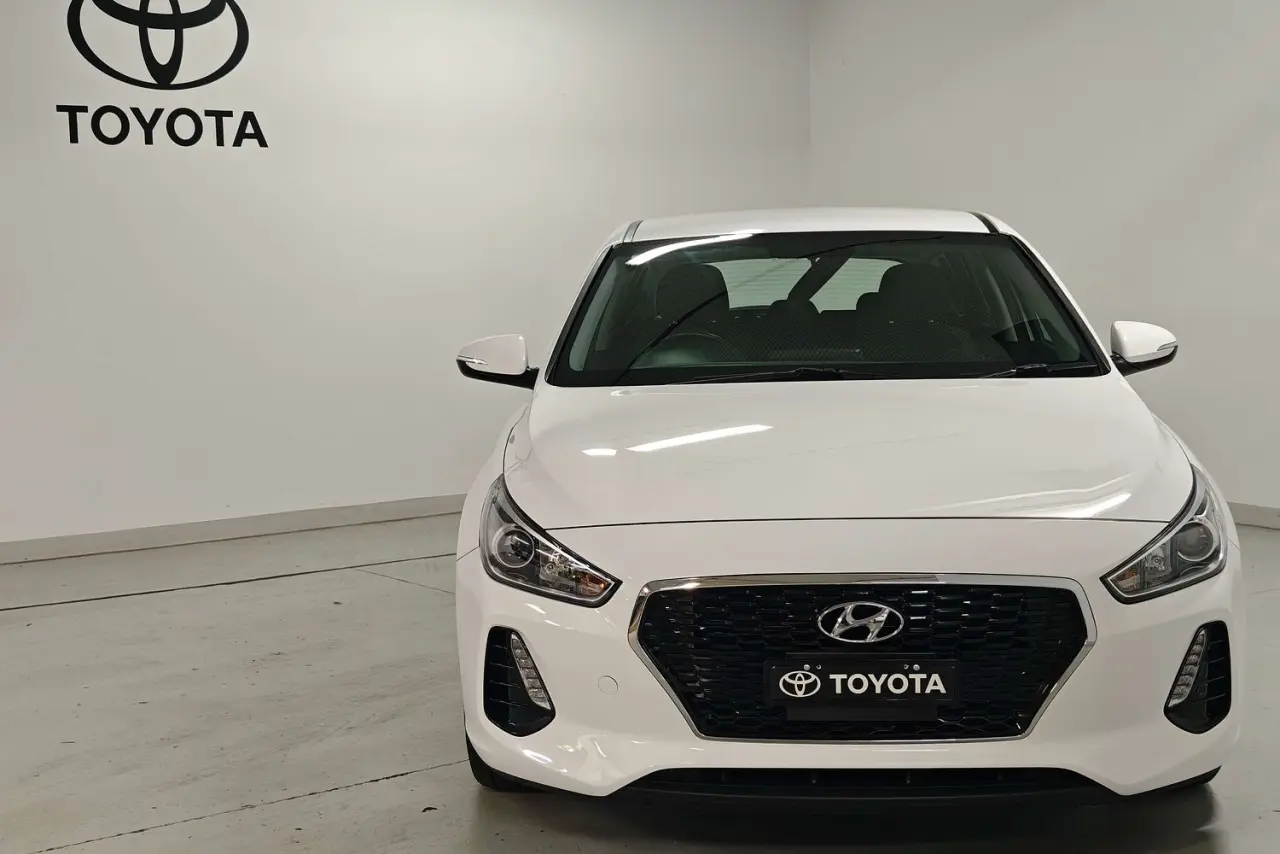 2020 Hyundai i30 Gallery Image 2