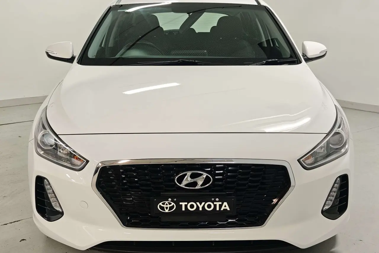 2020 Hyundai i30 Gallery Image 3