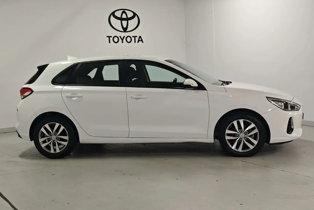 2020 Hyundai i30 Gallery Image 4