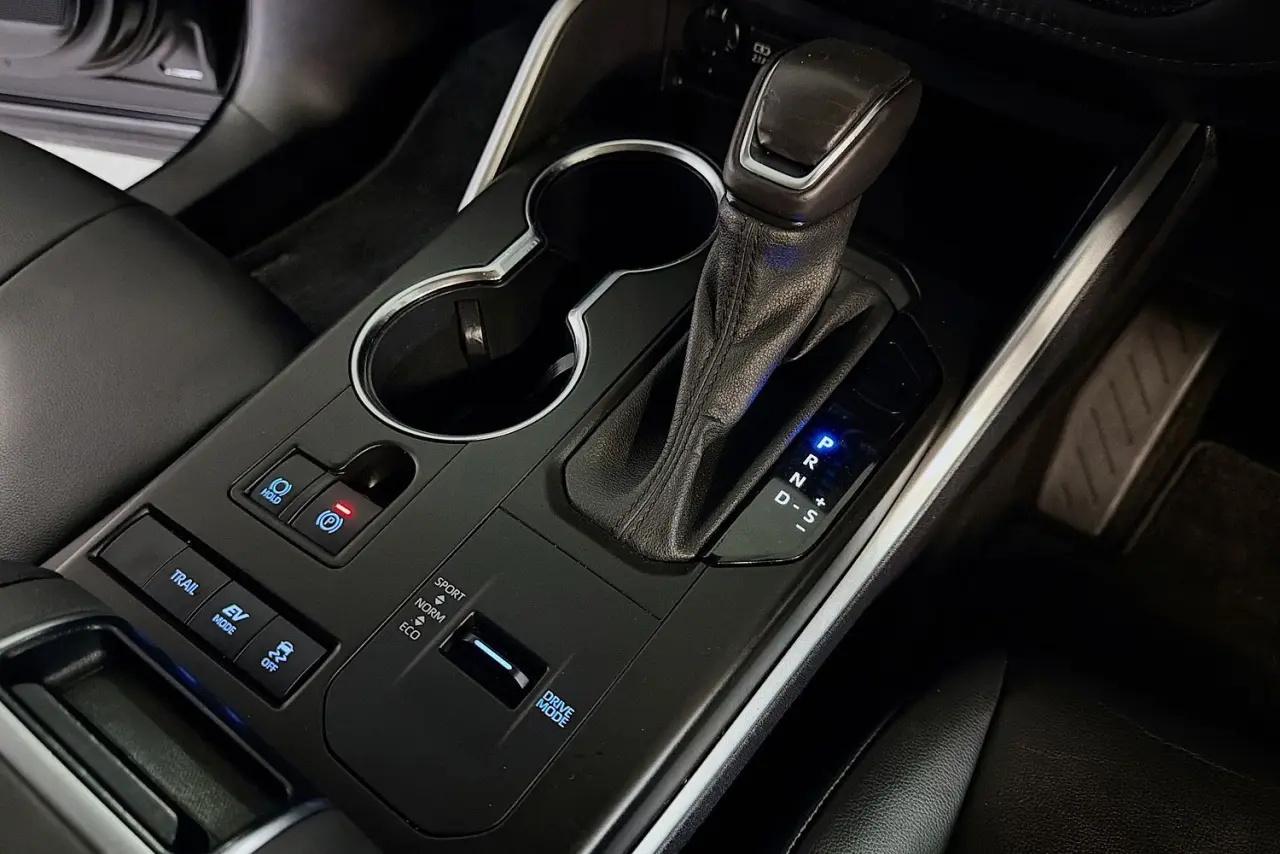 2021 Toyota Kluger Gallery Image 16