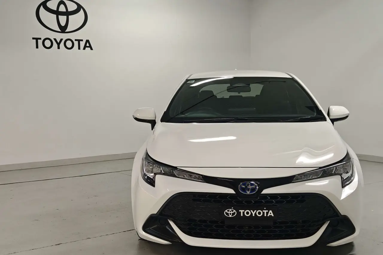 2023 Toyota Corolla Gallery Image 2