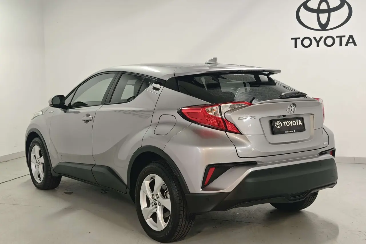 2018 Toyota C-HR Gallery Image 6