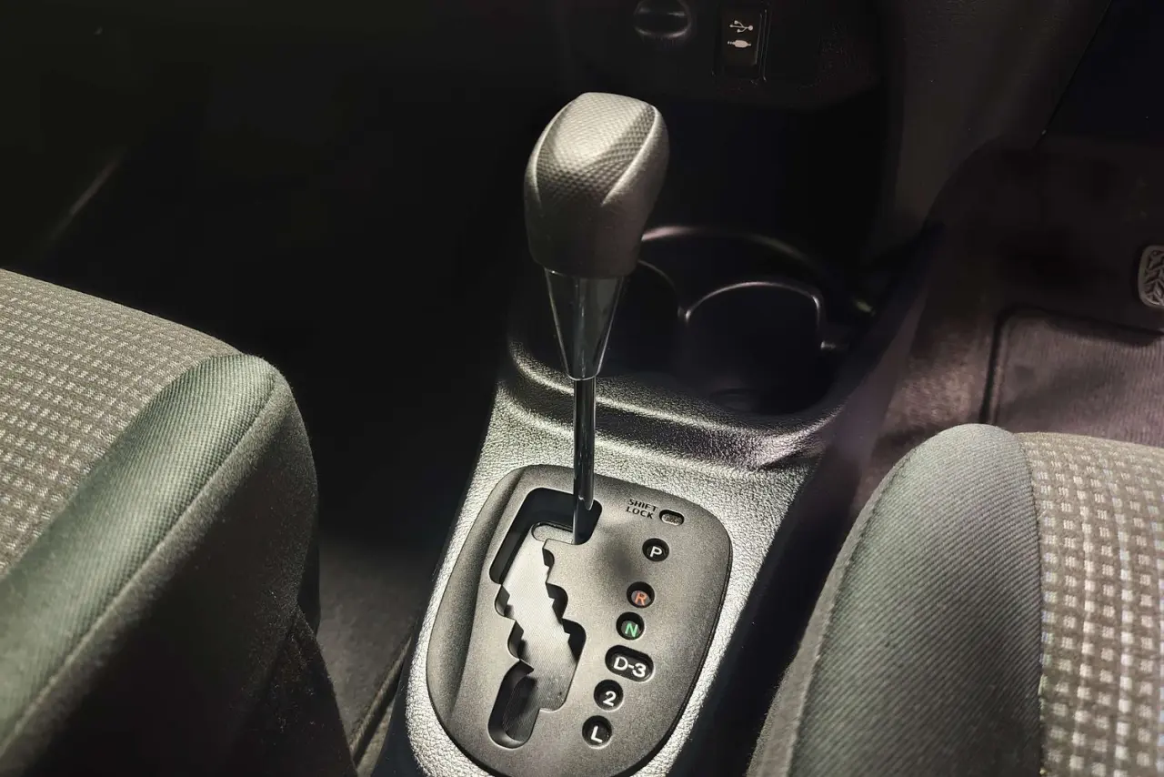 2016 Toyota Yaris Gallery Image 19