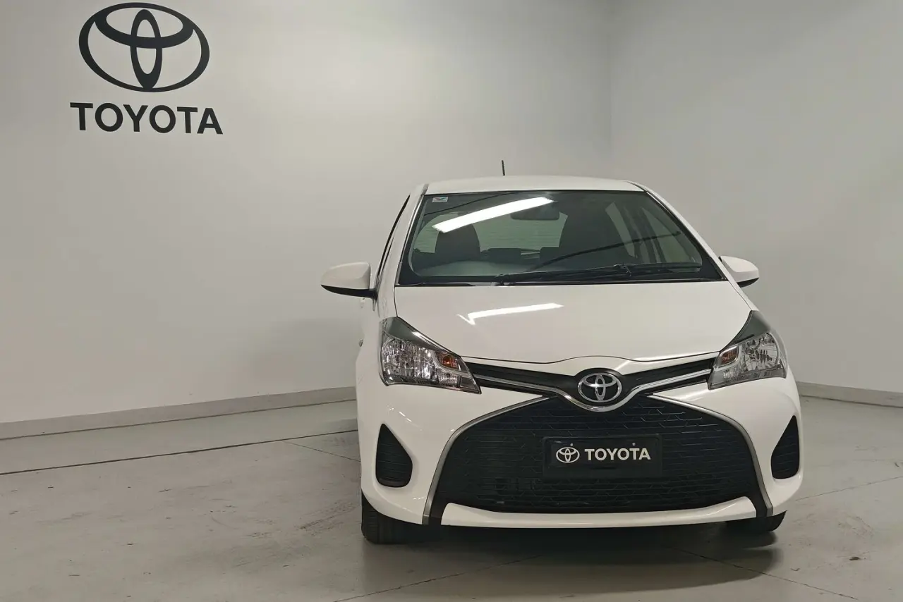 2016 Toyota Yaris Gallery Image 2