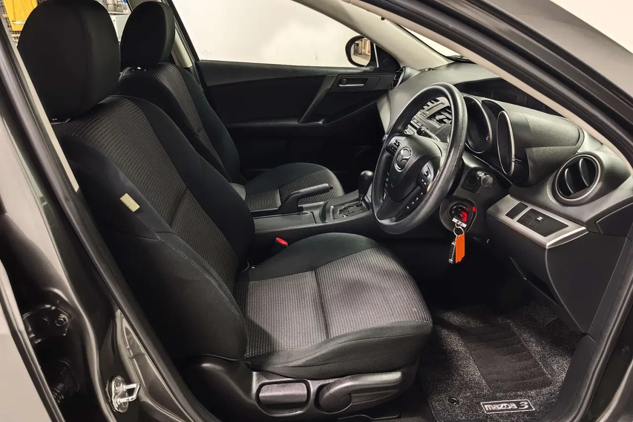 2013 Mazda 3 Gallery Image 10
