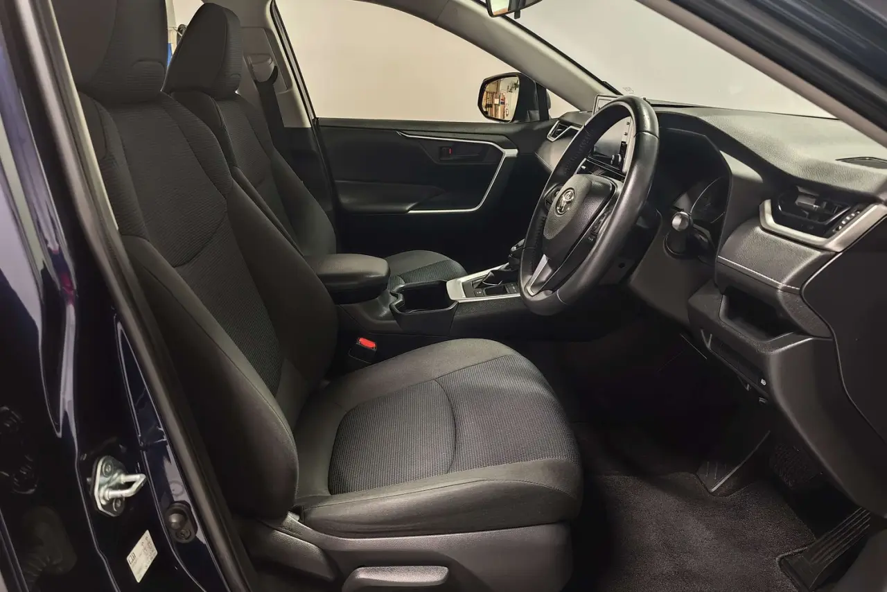 2022 Toyota RAV4 Gallery Image 10