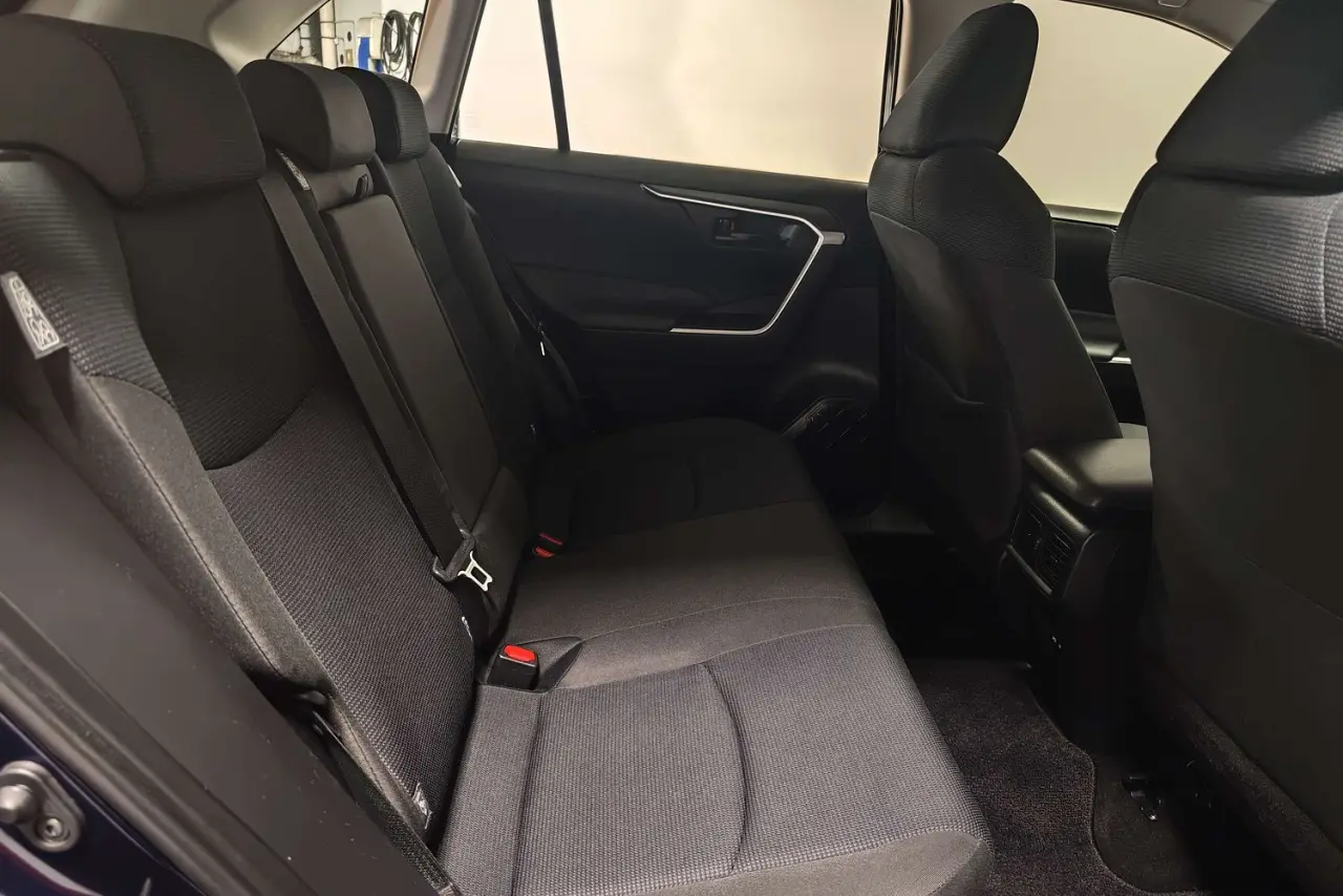 2022 Toyota RAV4 Gallery Image 11