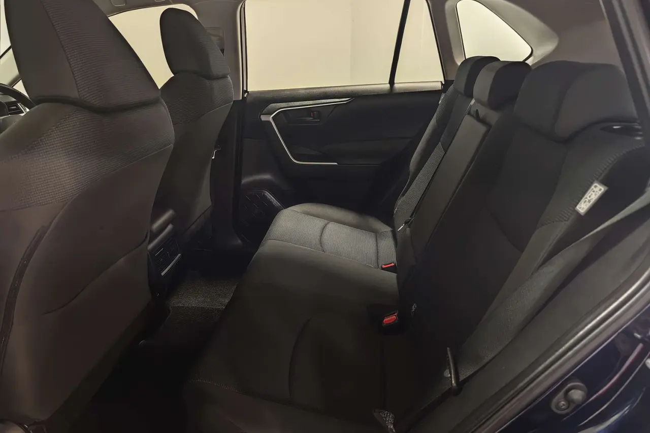 2022 Toyota RAV4 Gallery Image 13