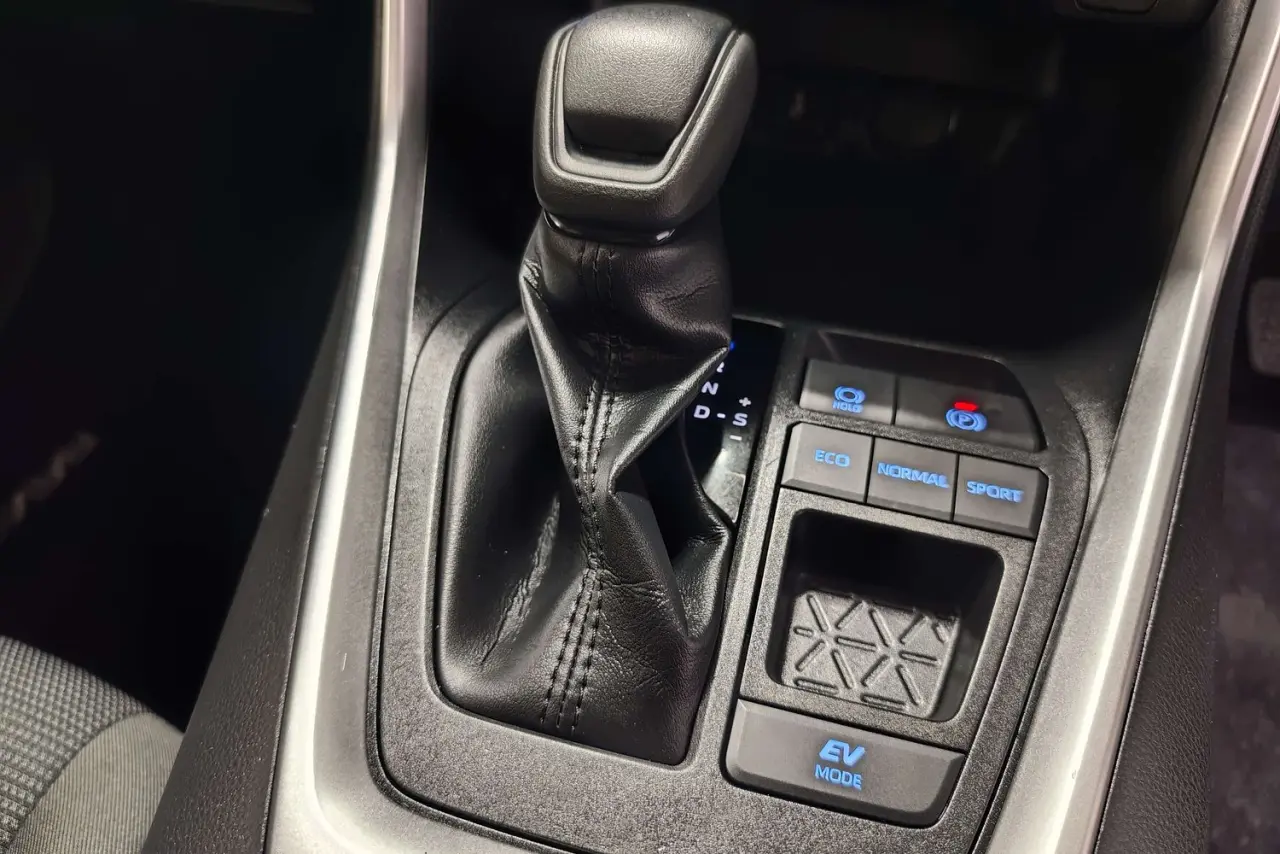 2022 Toyota RAV4 Gallery Image 19