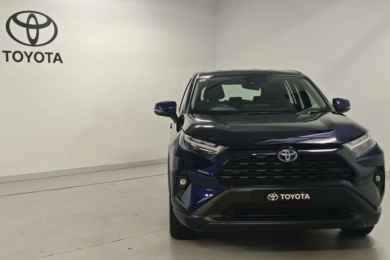 2022 Toyota RAV4 Gallery Image 2