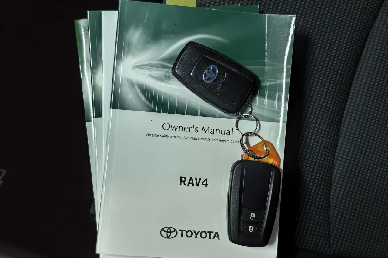 2022 Toyota RAV4 Gallery Image 21