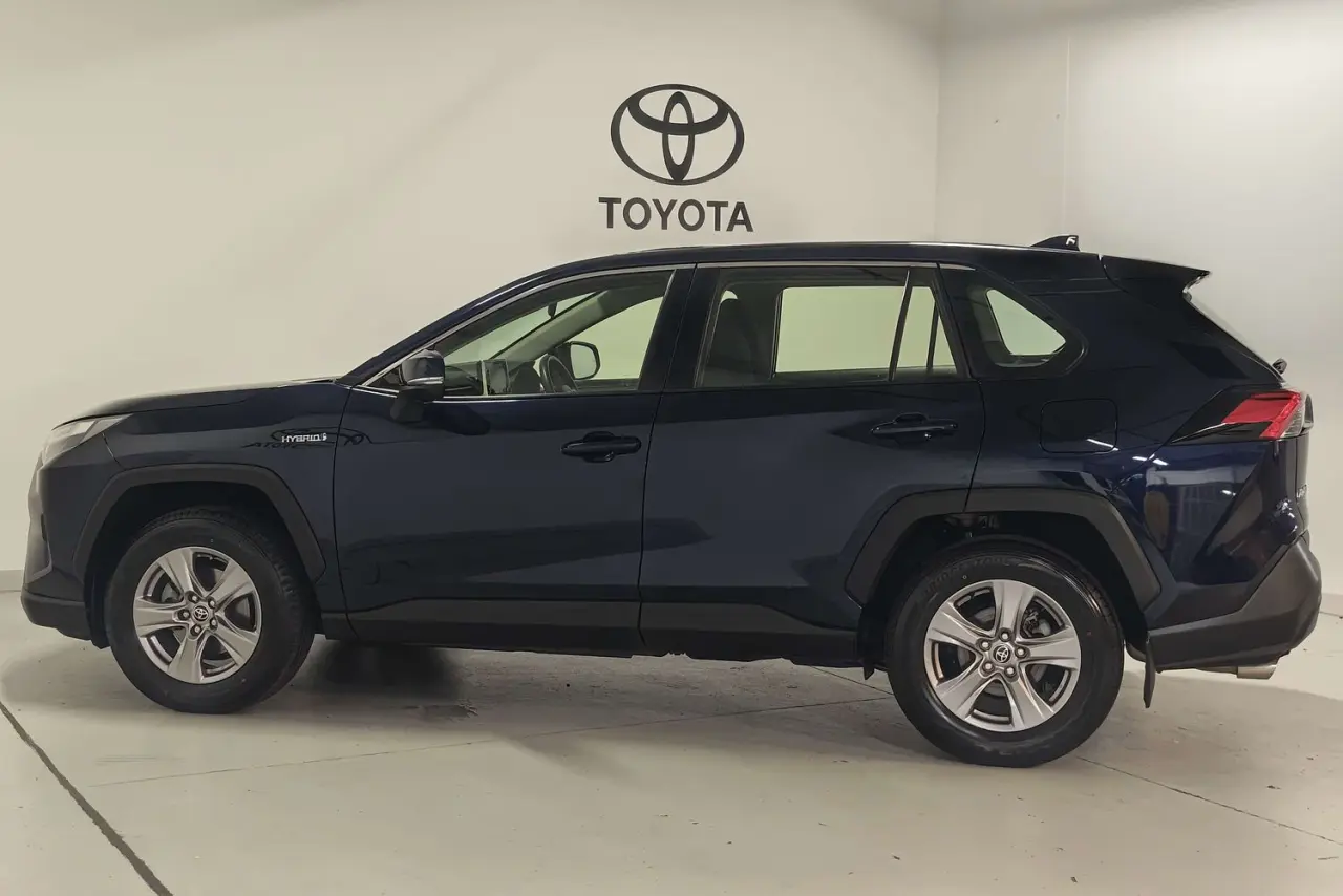 2022 Toyota RAV4 Gallery Image 9