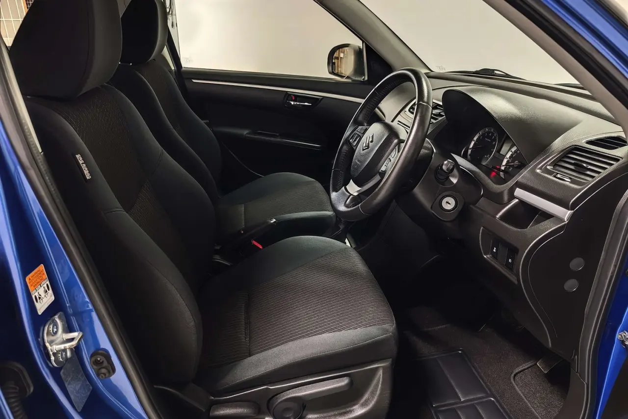 2014 Suzuki Swift Gallery Image 10