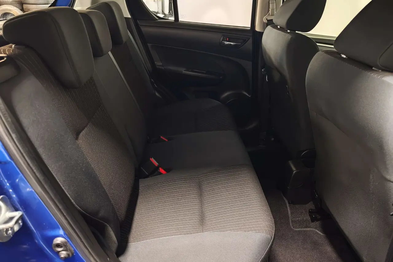 2014 Suzuki Swift Gallery Image 11