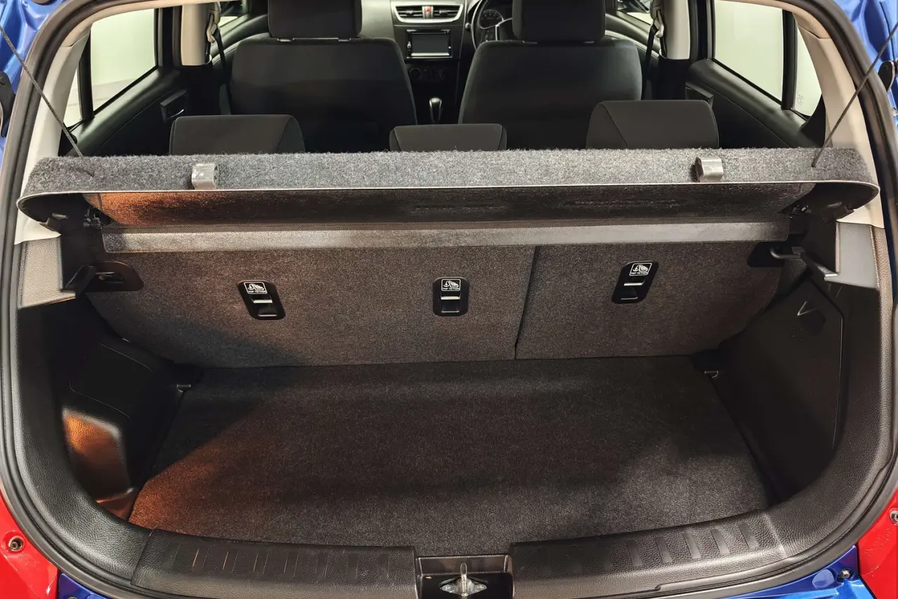 2014 Suzuki Swift Gallery Image 12