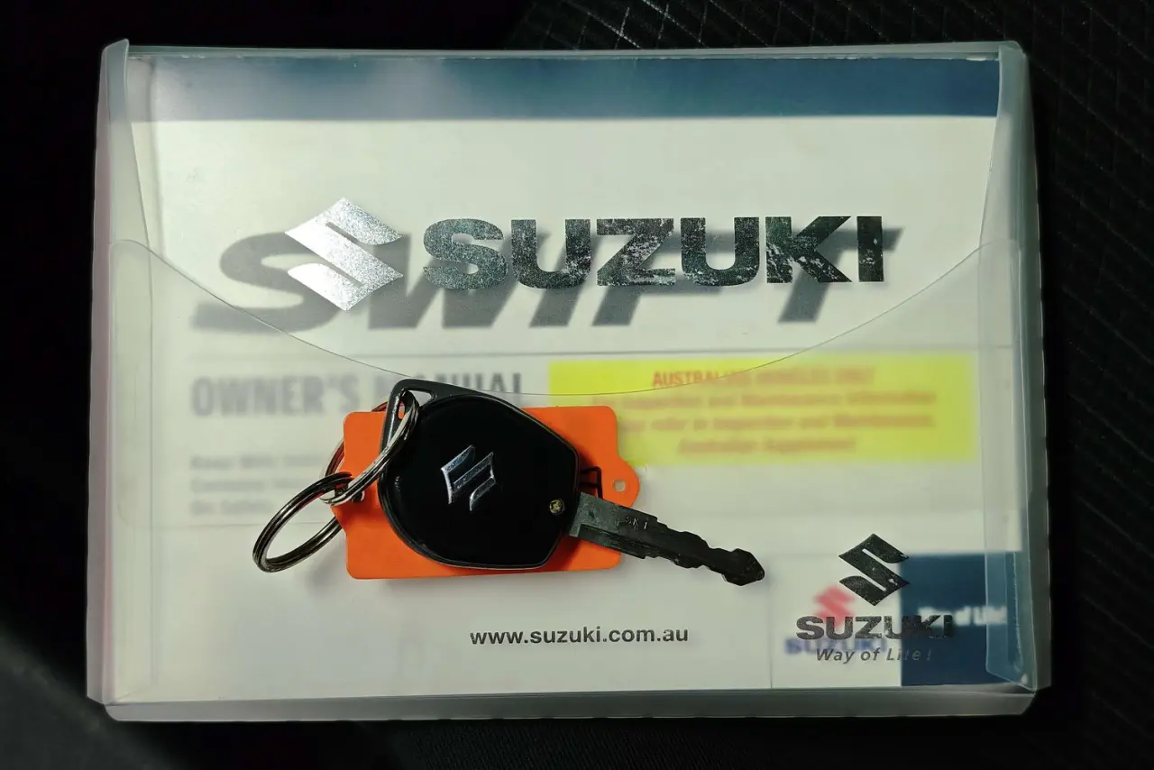 2014 Suzuki Swift Gallery Image 21