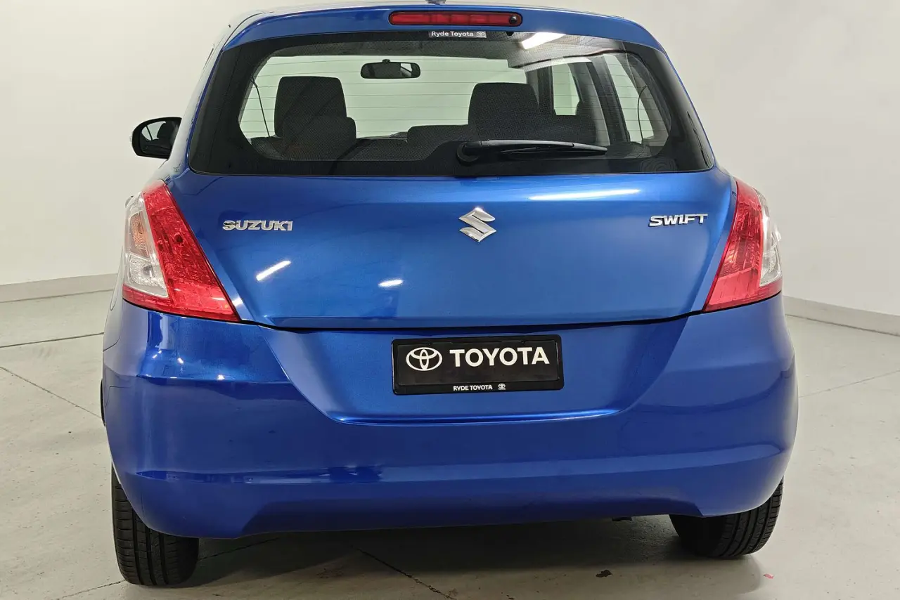 2014 Suzuki Swift Gallery Image 8