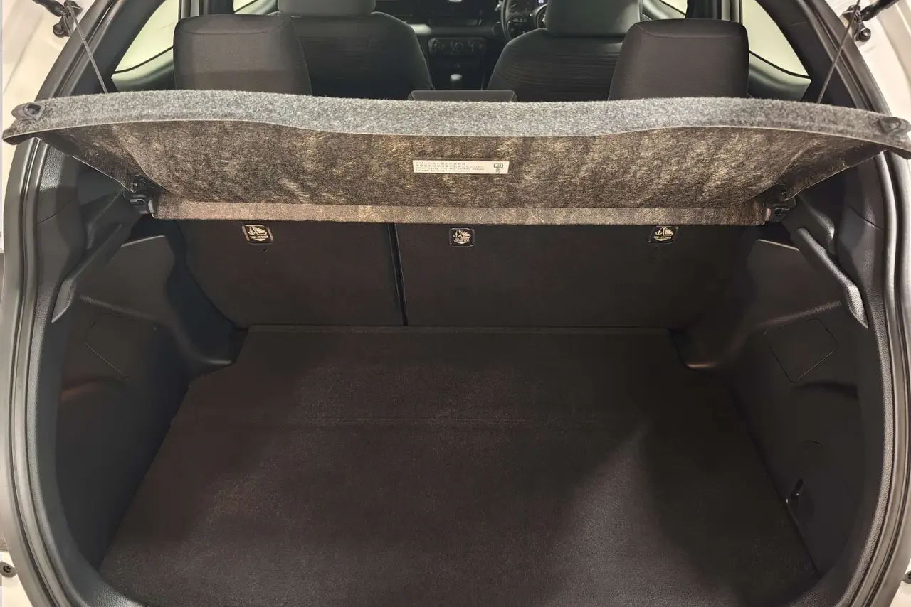 2021 Toyota Yaris Gallery Image 12