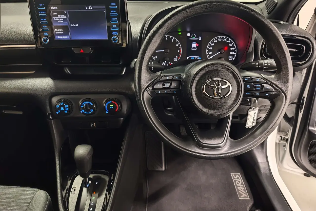 2021 Toyota Yaris Gallery Image 16
