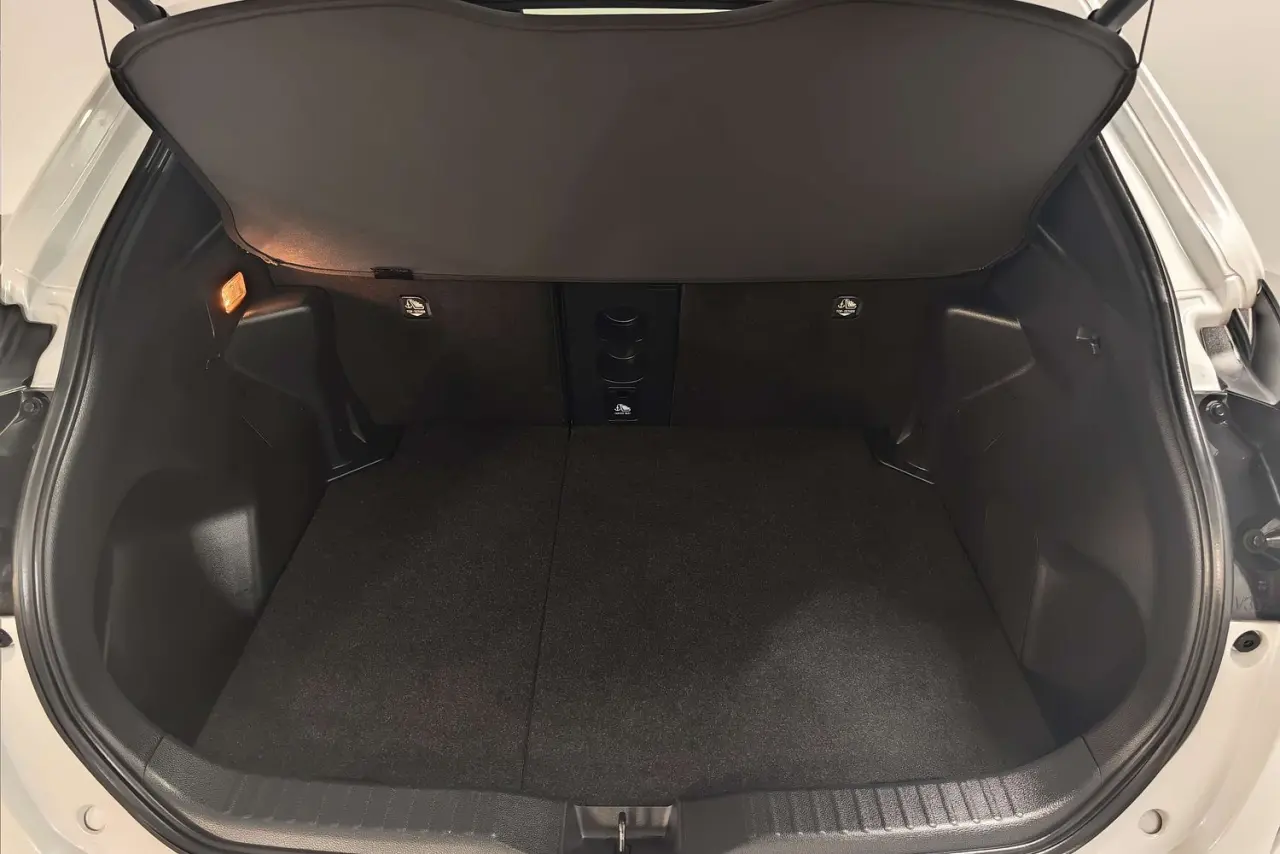 2023 Toyota Yaris Cross Gallery Image 12