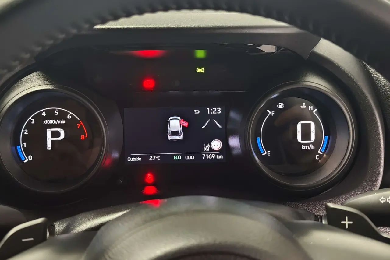 2023 Toyota Yaris Cross Gallery Image 17